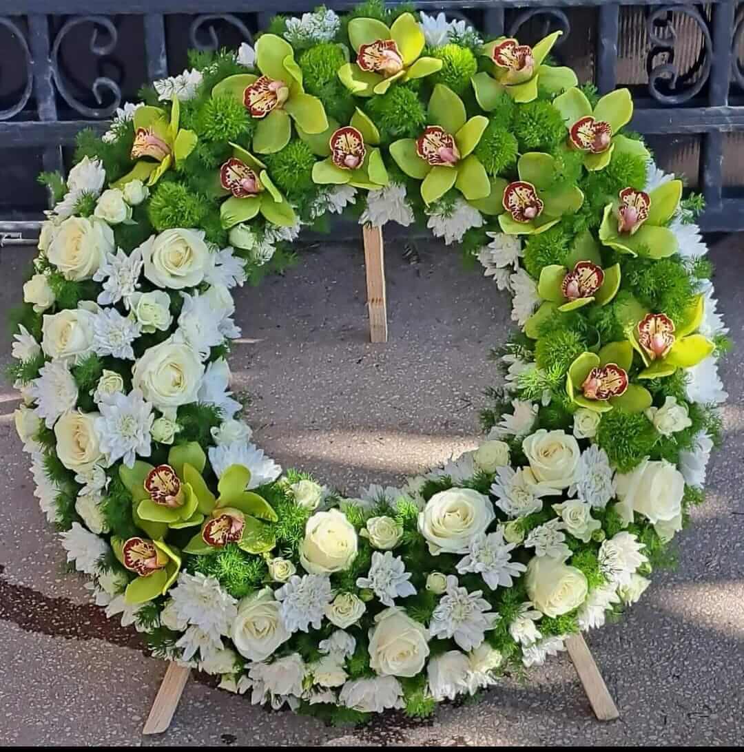 Coroana funerara alb cu verde Il Davro-Flowers