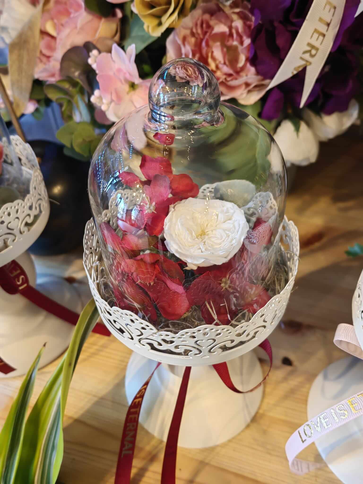 Cupole sticla cu trandafiri și flori criogenate Il Davro-Flowers 2